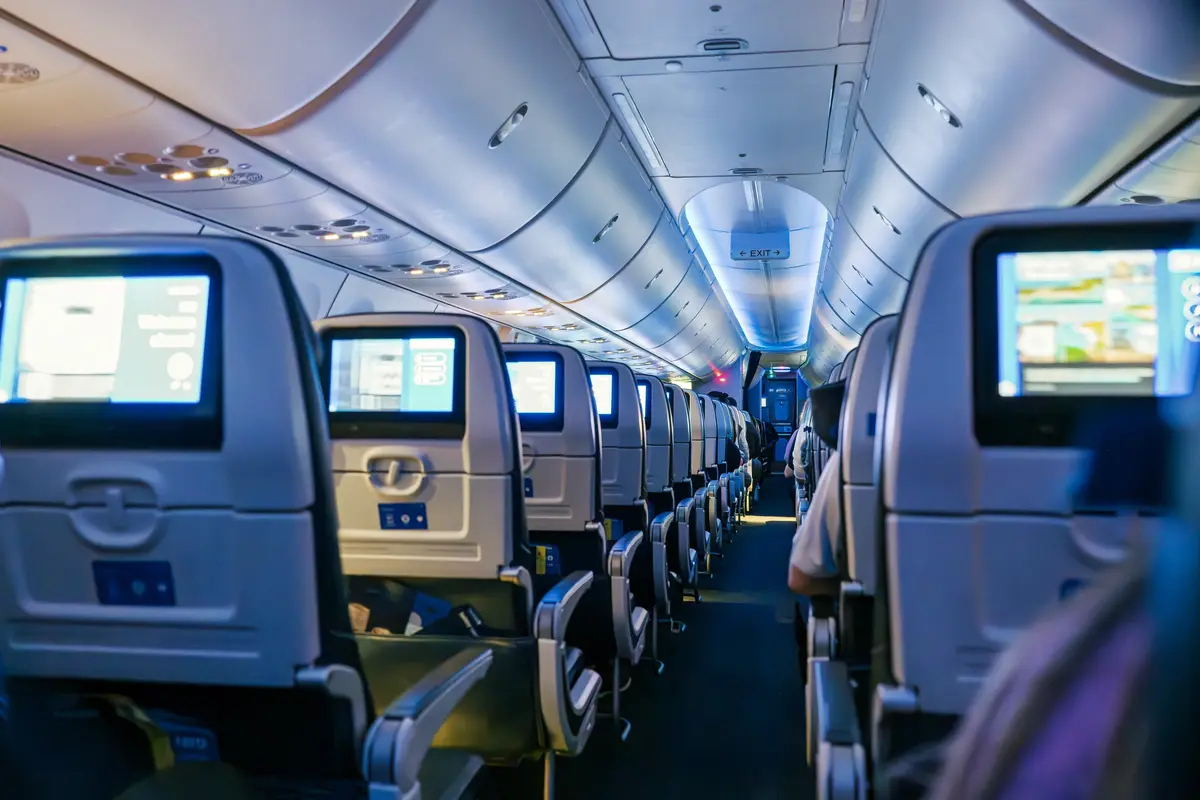 United Airlines Enforces Wi-Fi Content Restrictions for Passengers