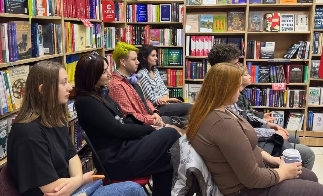 Тінь Малої Ведмедиці дарї Теплої презентували в Кропивницькому Книгарня Є Перша електрона газета (