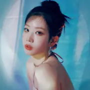kim lip loona 1329136