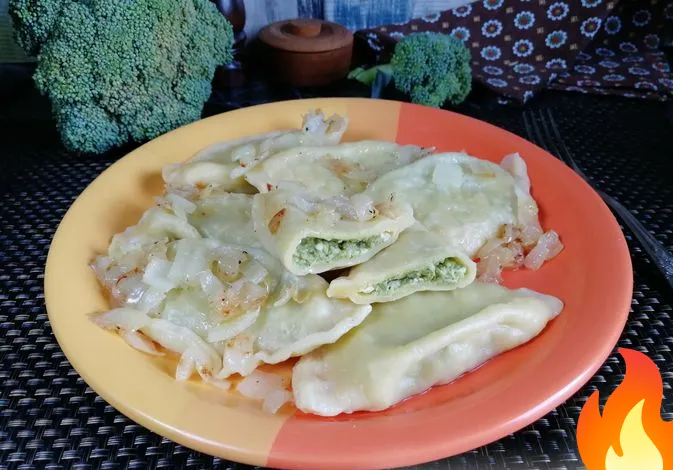 Постер Вареники с брокколи и сыром фета