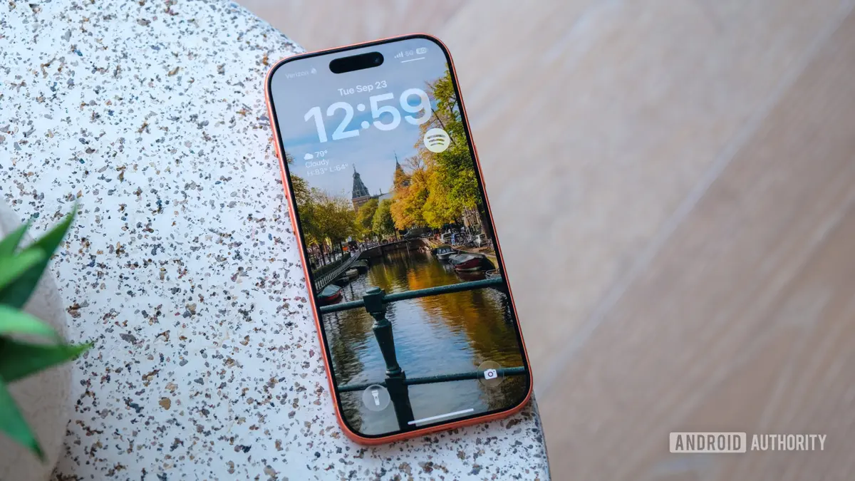 Apple's iOS 27 Beta Adds 3‑D Wallpaper Transition That Android Users May Covet