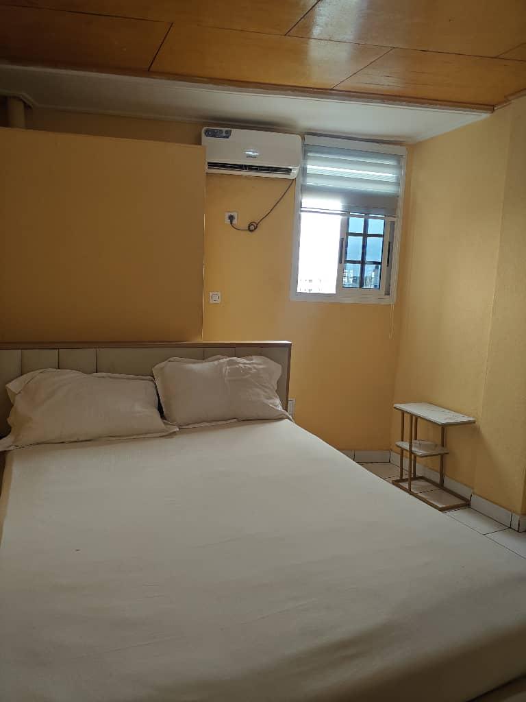 Chambre meublée à louer à Douala - 25000 FCFA/Nuit