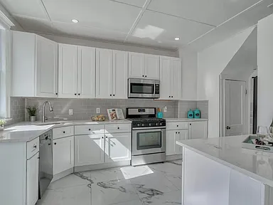 Kitchen Island & Tile Flooring