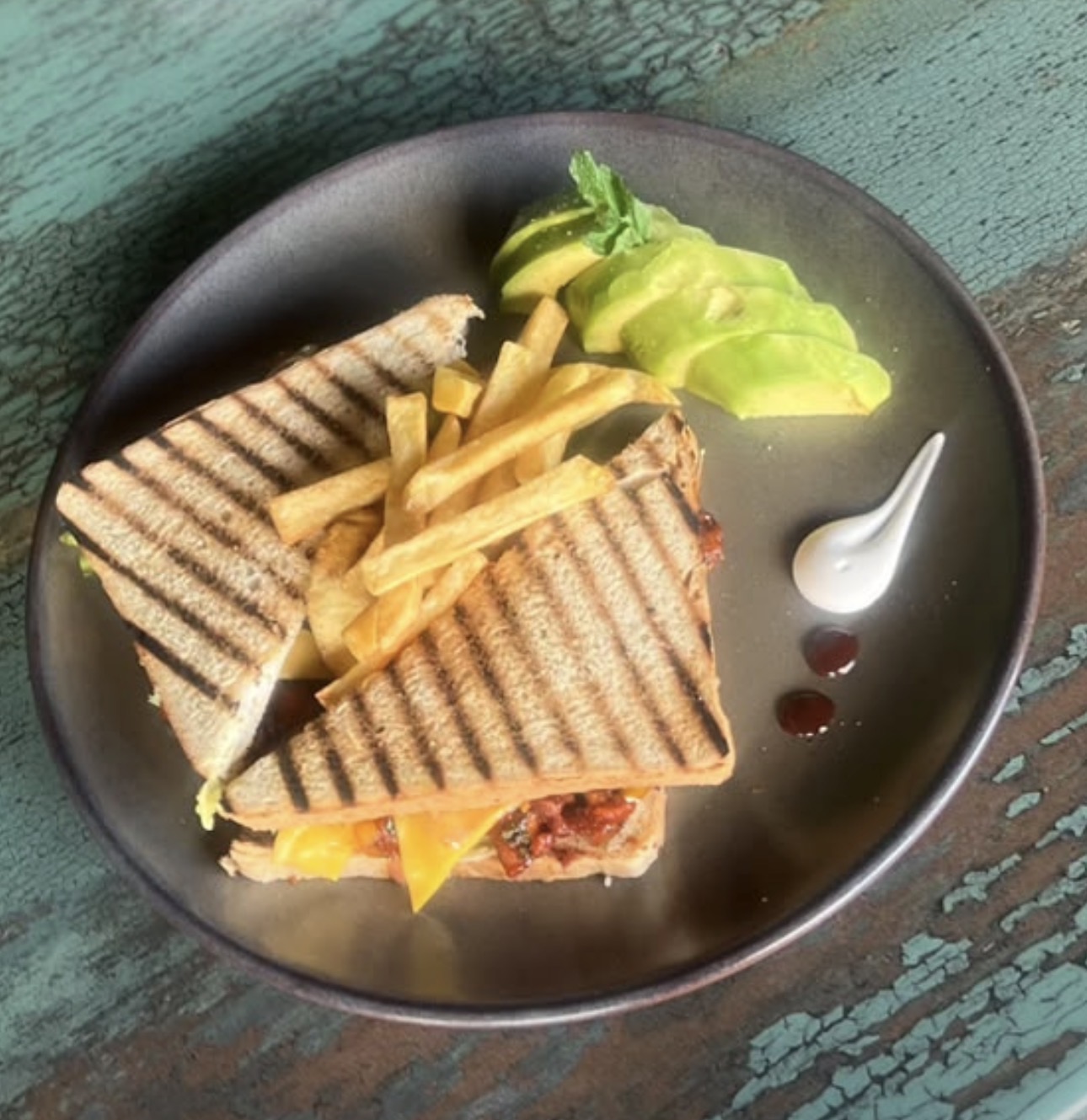 Geele chicken sandwich 