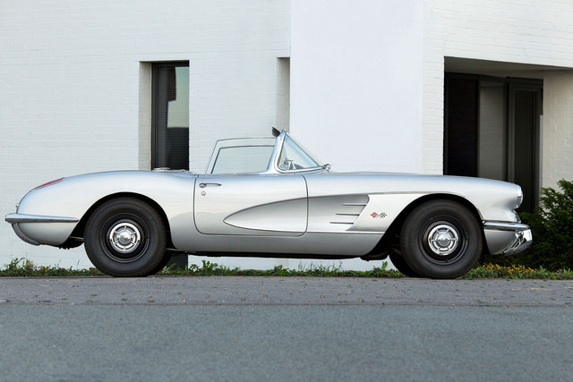 C1-Corvette-Inca-Silver