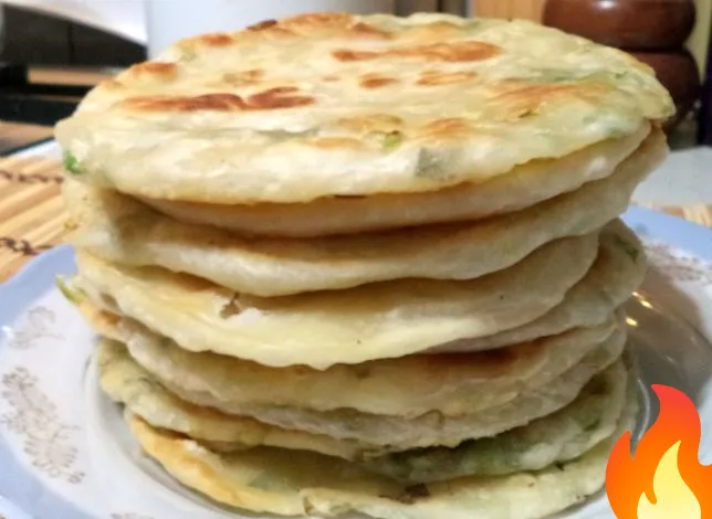 Постер Китайские слоеные лепешки с зеленым луком