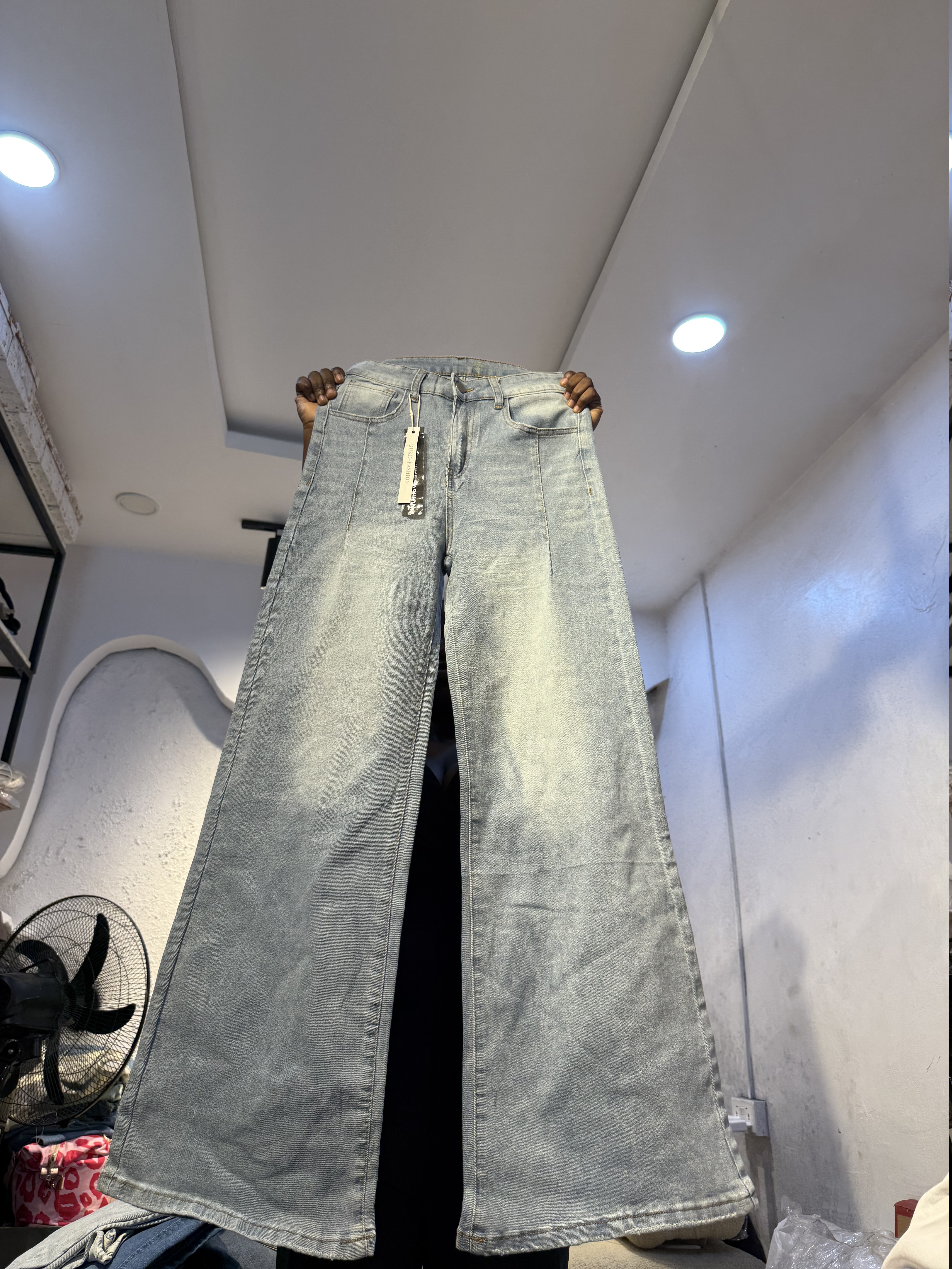 Waist 28