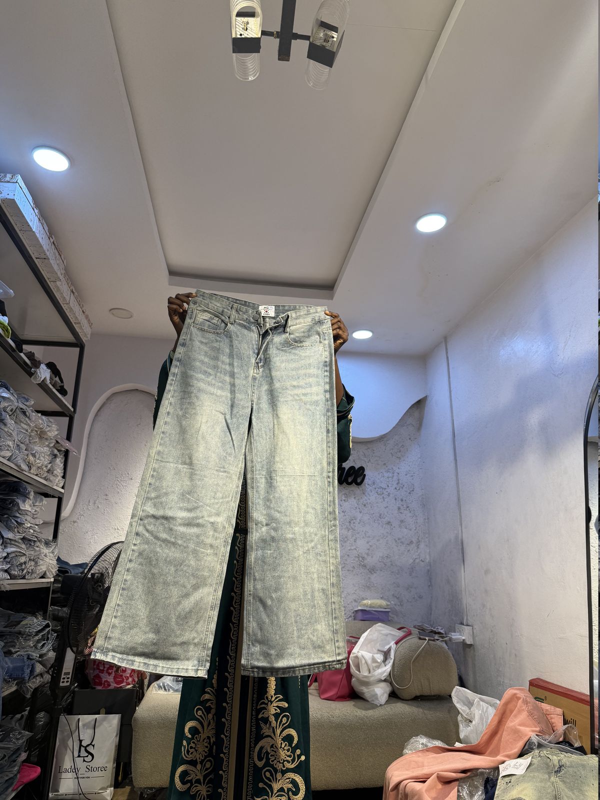 Waist 34
