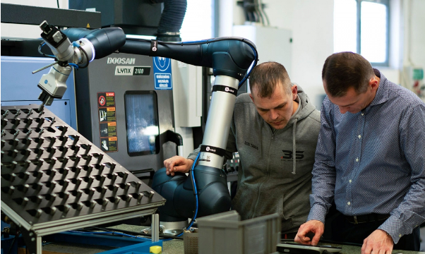 Optimizing Workflow: How Machine Tending Improves Operational Efficiency