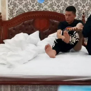 (实拍)大亮约炮 3P干胸毛受