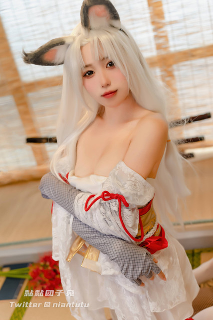 025