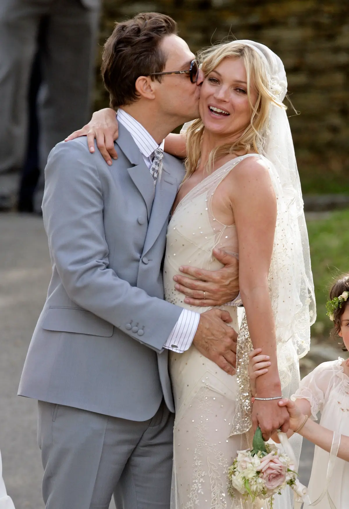 Juliet Cap Veils Sweep Wedding Scene
