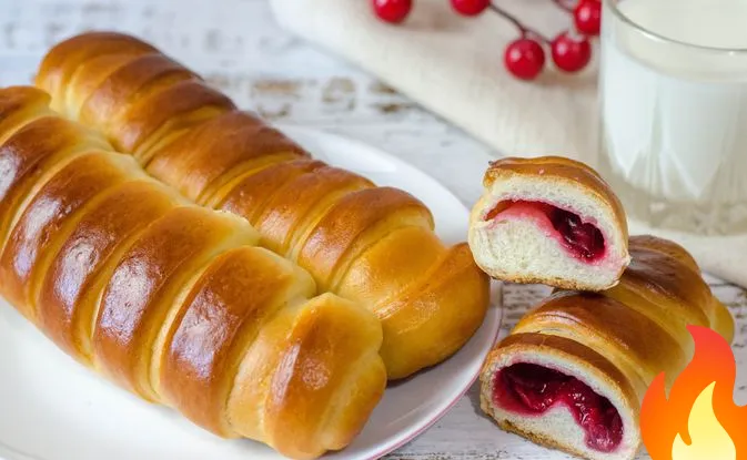 Постер Дрожжевые булочки с вишнёвой начинкой