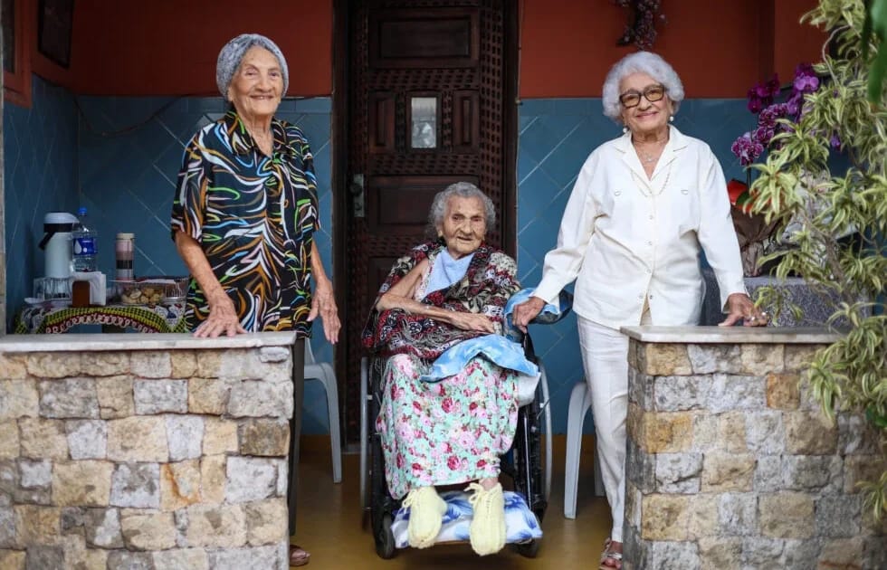 Brazilian Sisters, Combined 316 Years Old, Undergo Groundbreaking DNA Longevity Research