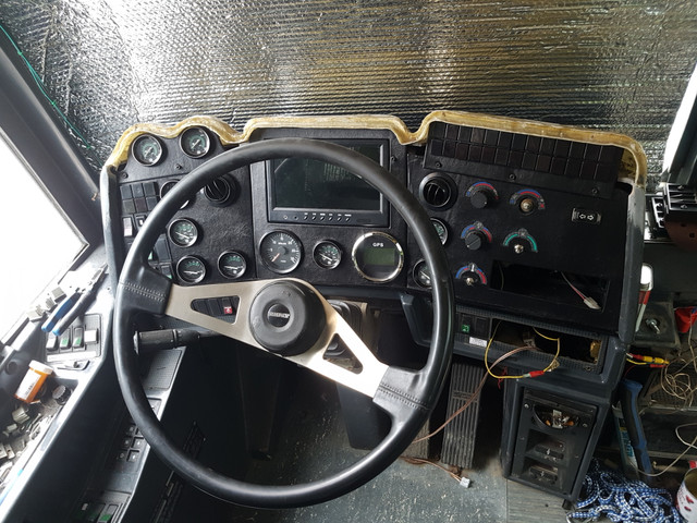 0810dash2.jpg