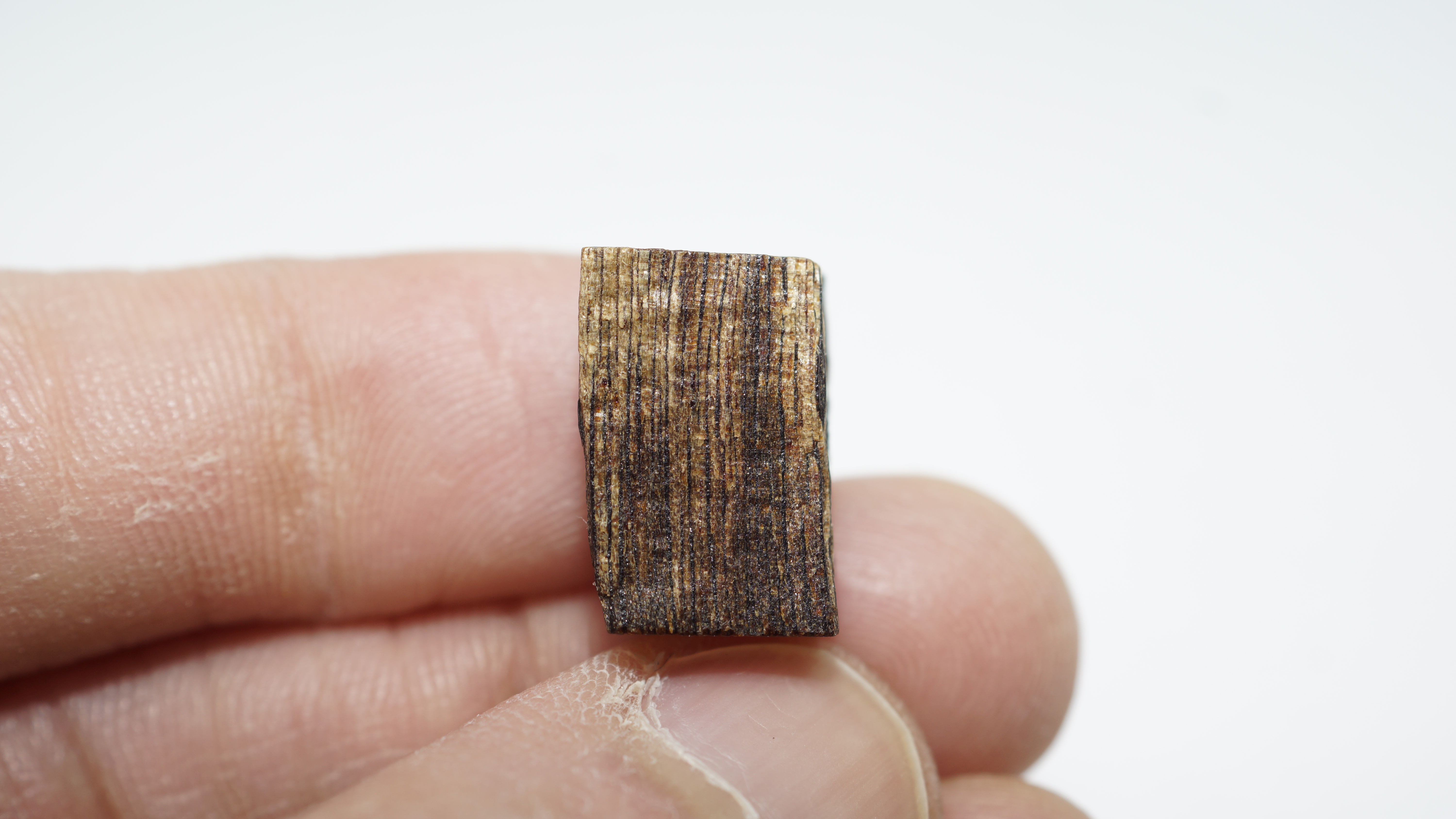 [Ouddict.com] Oud Wood