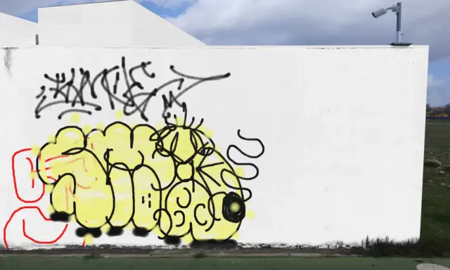 Graffiti artwork by Sumoe