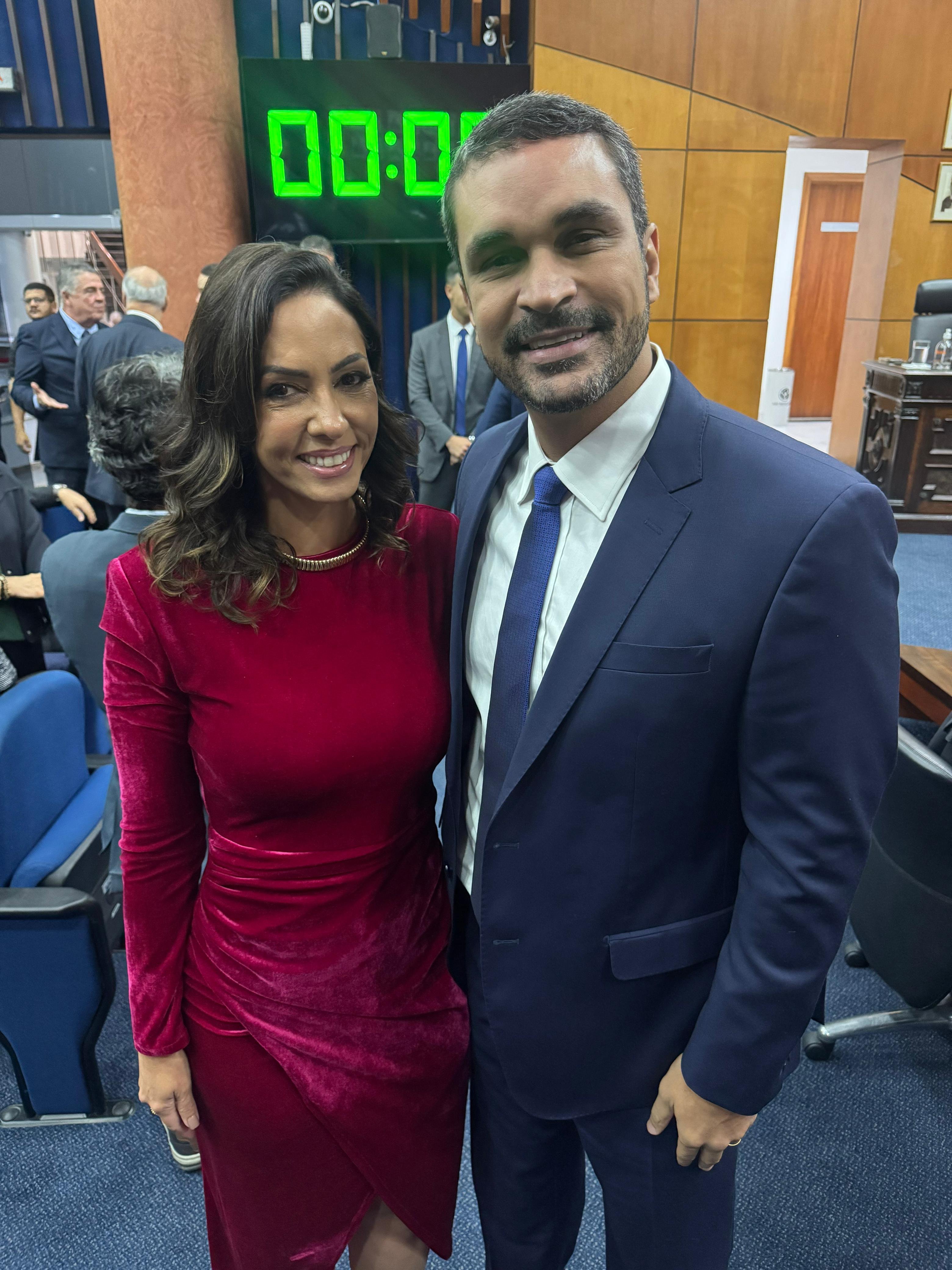 A juíza de direito Walméa Carvalho Pepe de Moraes e seu marido, Hélio Pepe, agora empossado novo juiz do TRE-ES