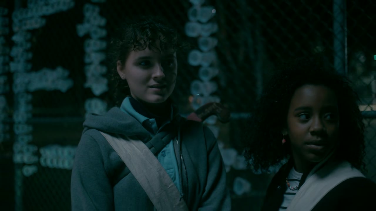 Paper Girls Screenshot