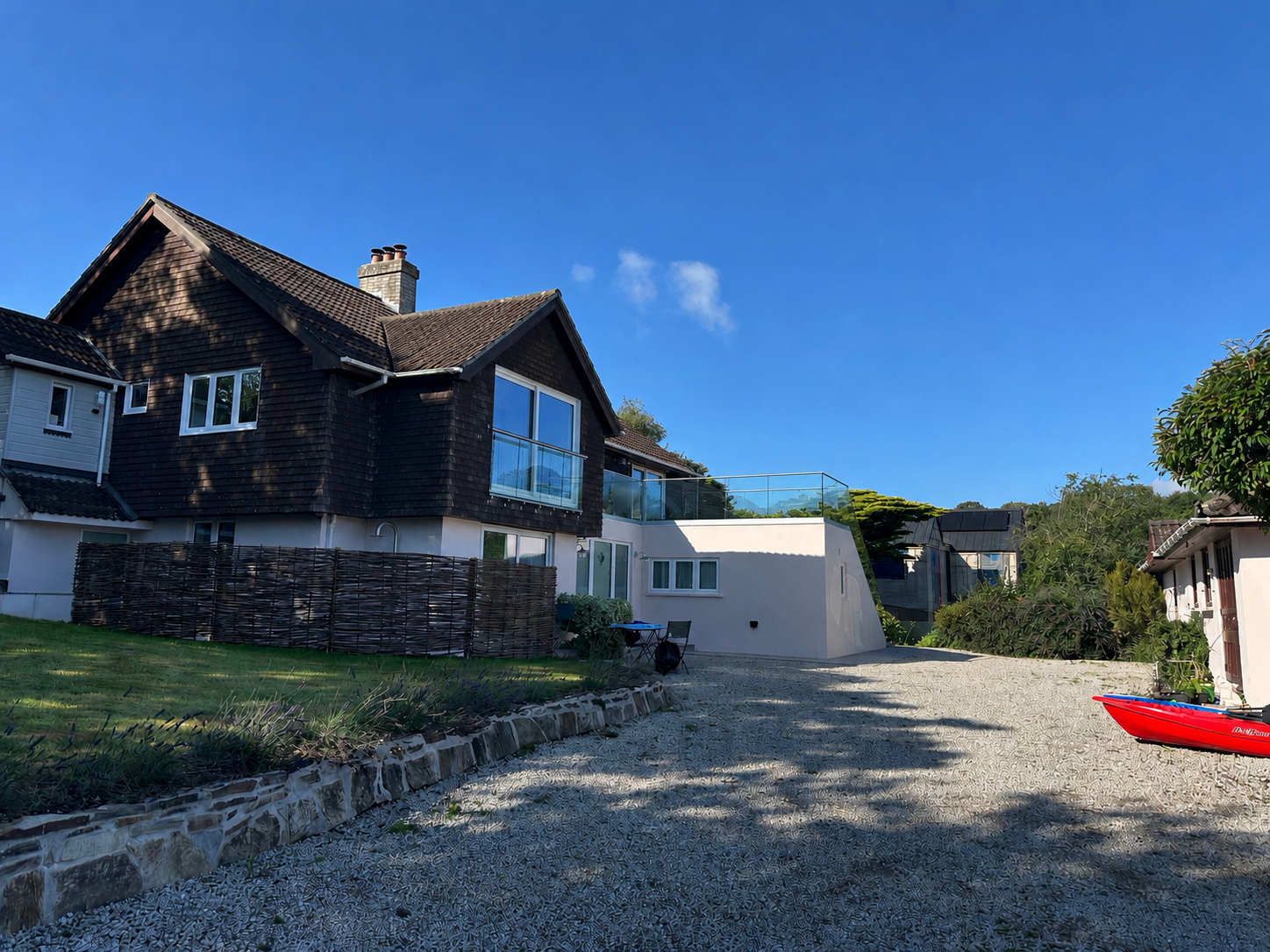 Pondhu exterior
