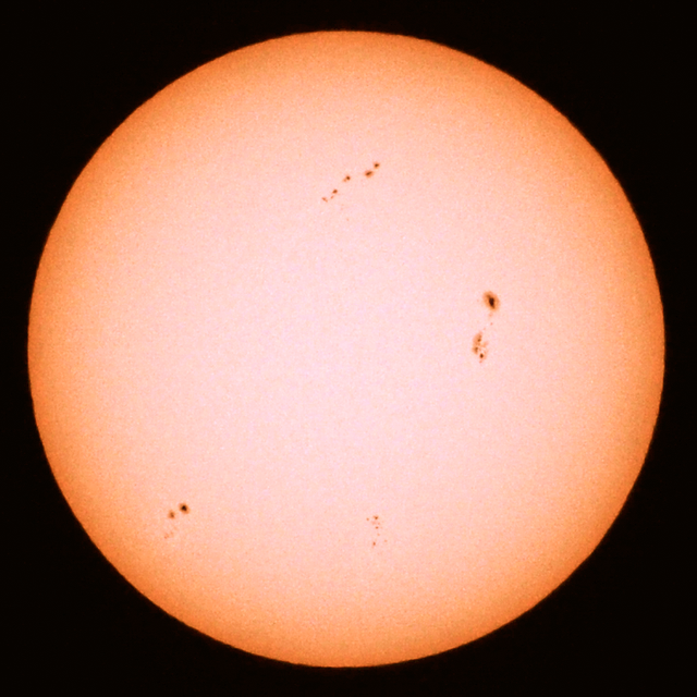 Sunspots13-July2022