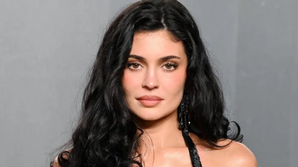 Kylie Jenner's Daredevil Dress Sparks Frenzy
