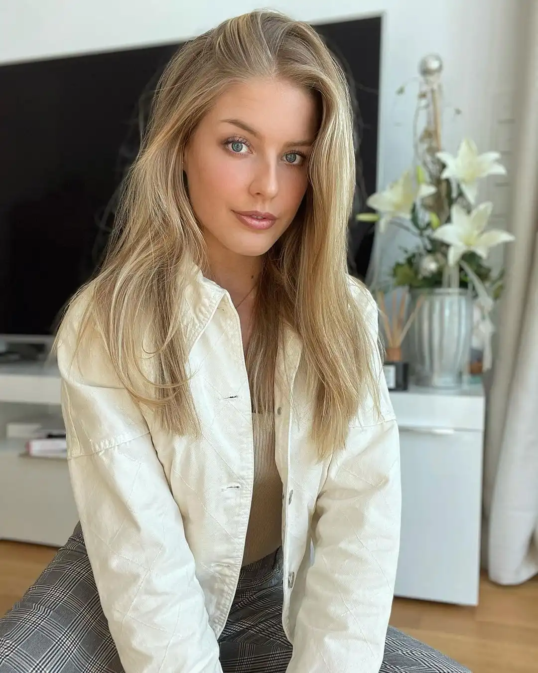 Alisia Ludwig Wallpapers Insta Fit Bio (7)