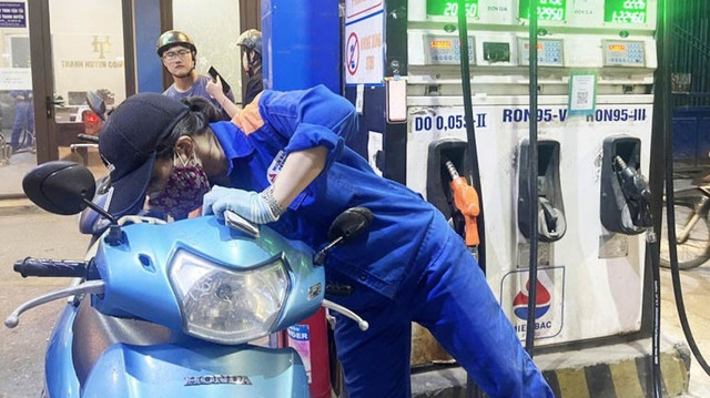 Giá xăng dầu hôm nay 18 7 Bất ngờ phục hồi trong nước hôm nay sẽ tăng hay tiếp tục giảm