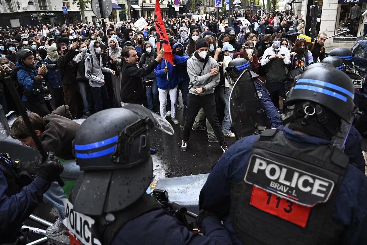 Policía antidisturbios en Francia