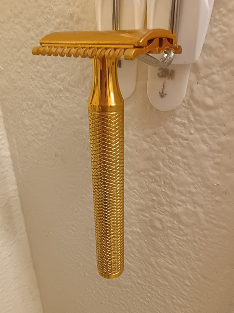 Gillette new short comb.jpg