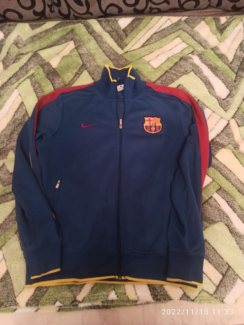barca-12-jacket-damage1.jpg
