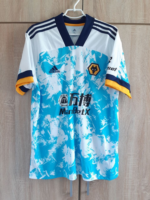 wolves-20-away.jpg