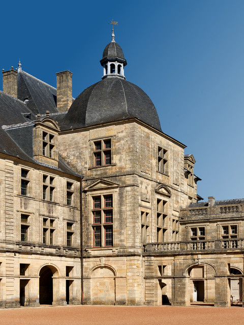 Tour-Renaissance-Ch-teau-de-Hautefort-8