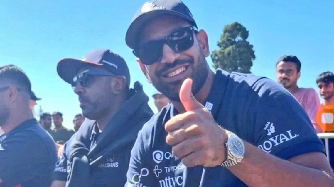 5 Times Ind & Pak Cricketers Played in the Same Team 
