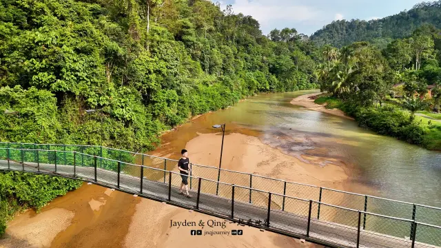 Kolong Pahat Hanging Bridge4.webp
