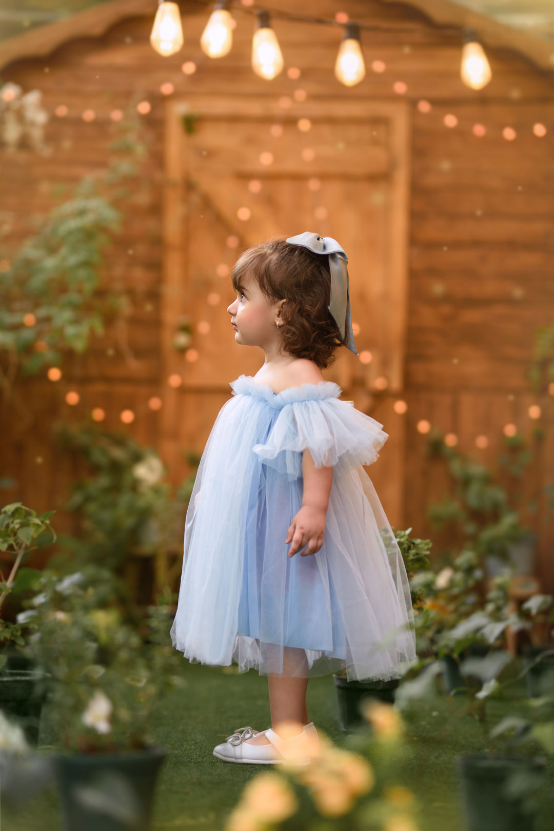 عکاسی فضای باز کودک مشهد - لوکیشن سبز و ایمن نویسا