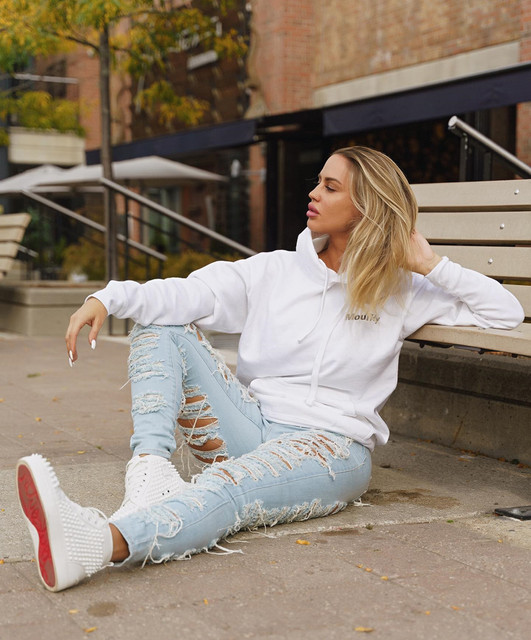 Charlie-Riina-Wallpapers-Insta-Fit-Bio-7.jpg