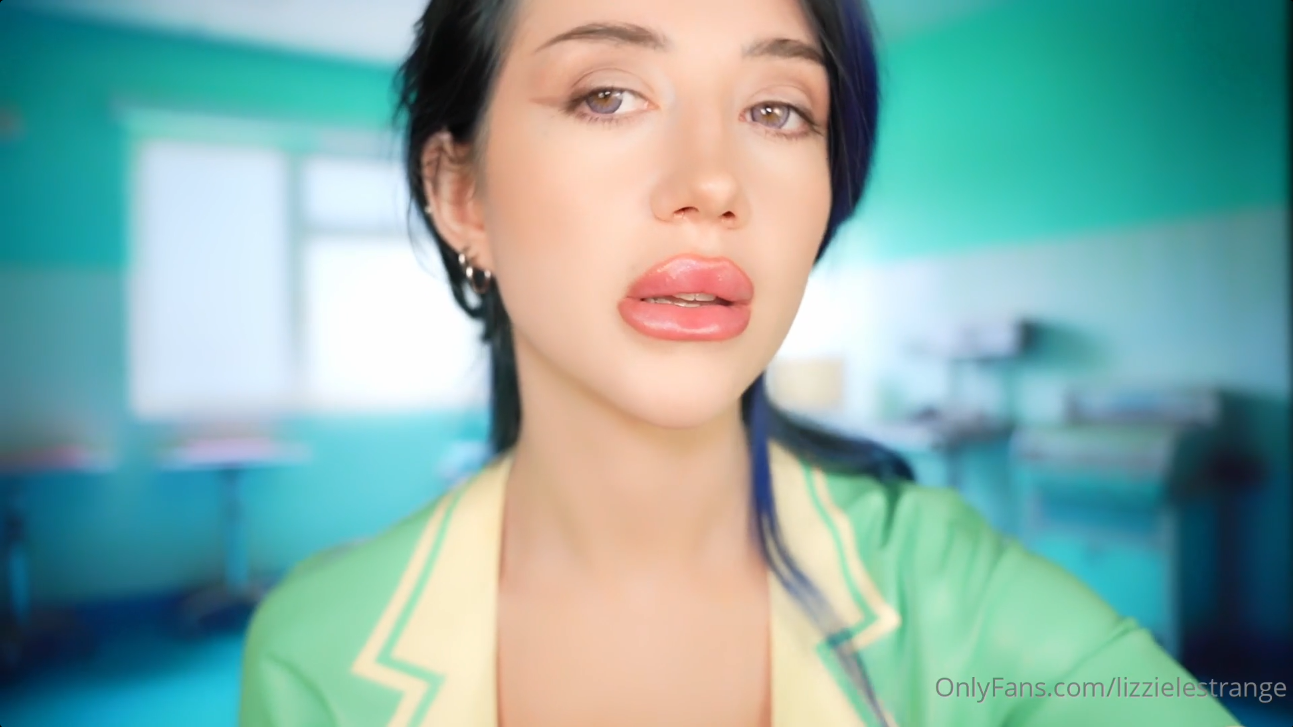 Mouthsounds ASMR [ Lizzielestrange ]