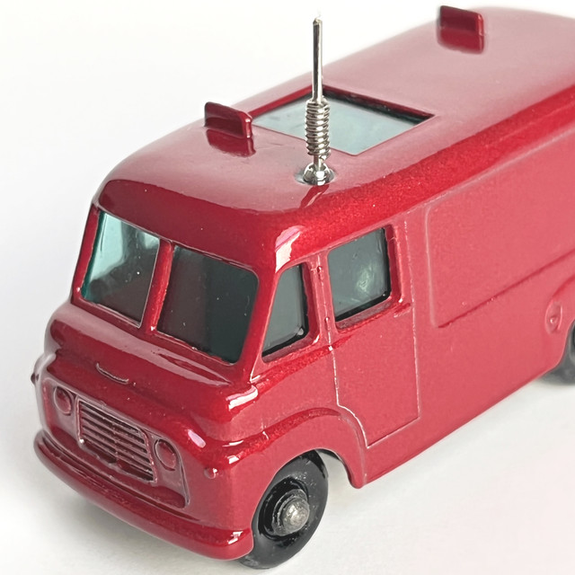 MB62-TVService-Van-D