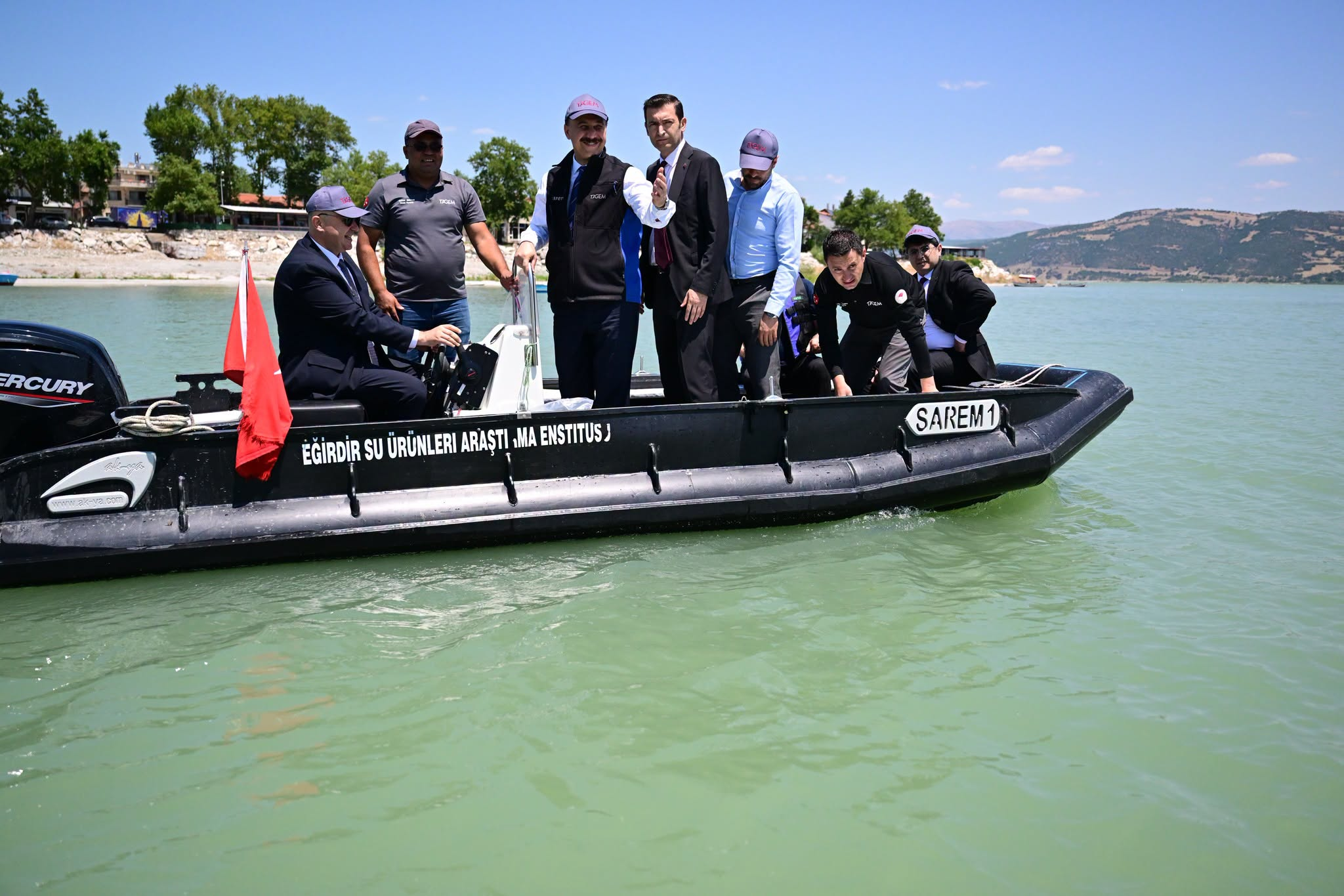Eğirdir Gölü genel manzarası ve ekolojik denge adımları