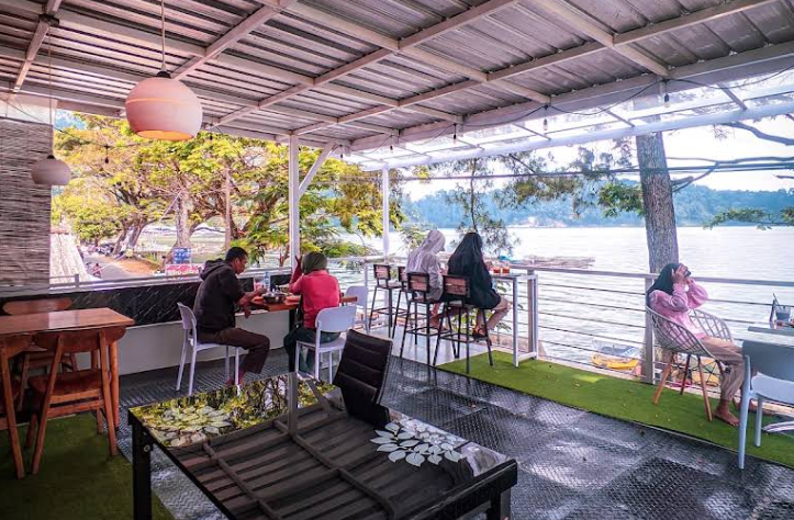 Gandrung Coffe and Eatery