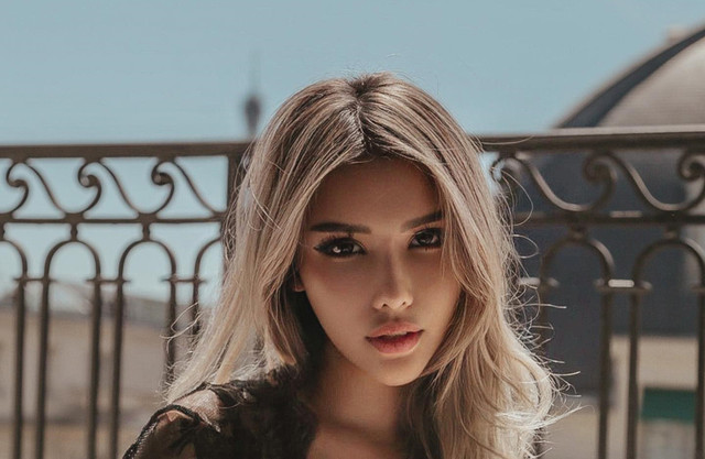 Jade-Rasif-Wallpapers-Insta-Fit-Bio-9.jpg