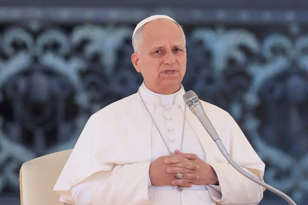 Papa critică reînarmarea Europei: „Elitele profită de pe urma noastră