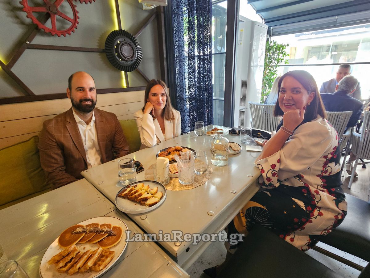 δικηγοροι077