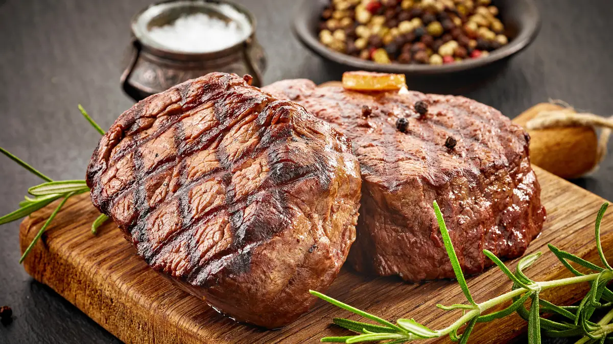 Comparing Sirloin Prices at Texas Roadhouse and Outback Steakhouse