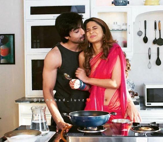 INCEST : Family Mein Pyar Romance or Sex