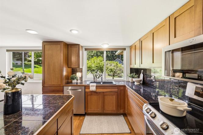 Modern minimalist kitchen island