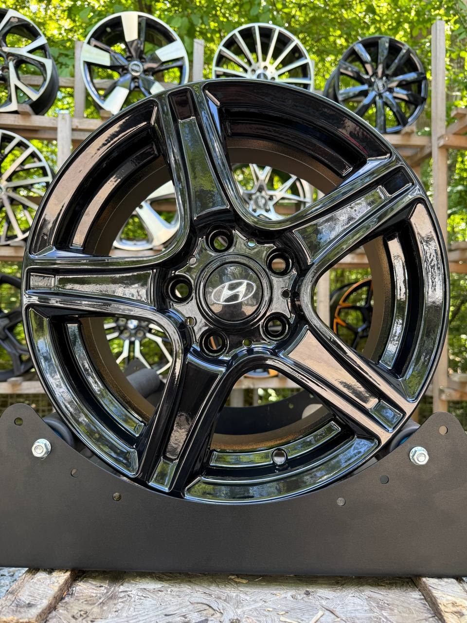 Диски Відновлені | O3047 Диски 15" 5*114.3 6J ET44 DIA 67.1 Black Gloss R15 5*114.3 — купити у Львові
