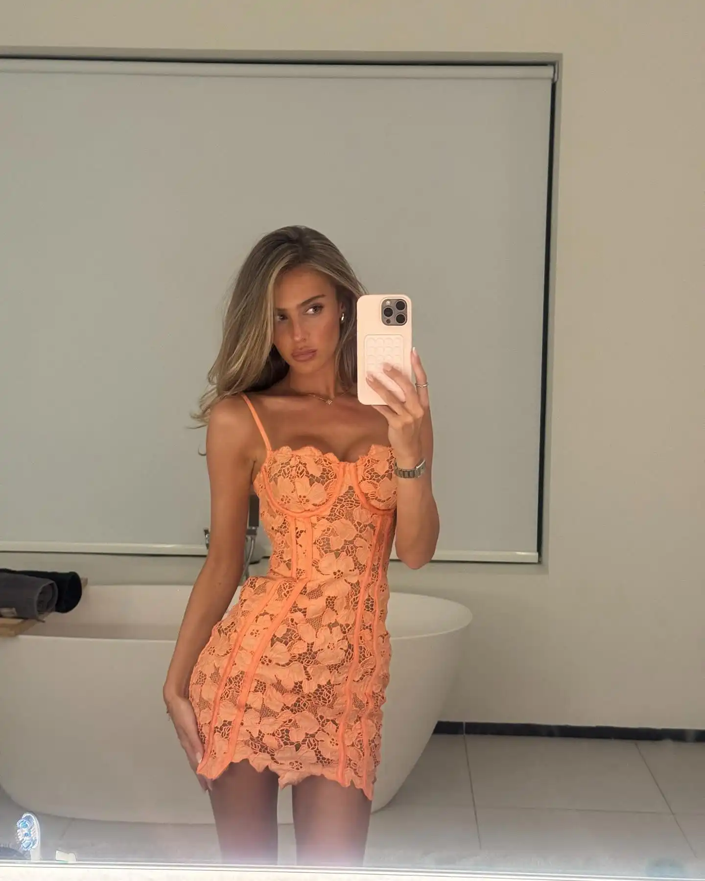 Amelia J Stuart Wallpapers Insta Sport Bio (4)