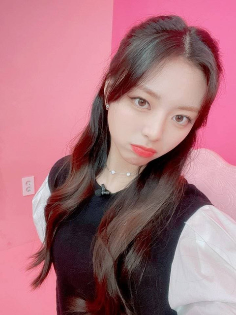 ITZY-Yuna 申有娜.jpg